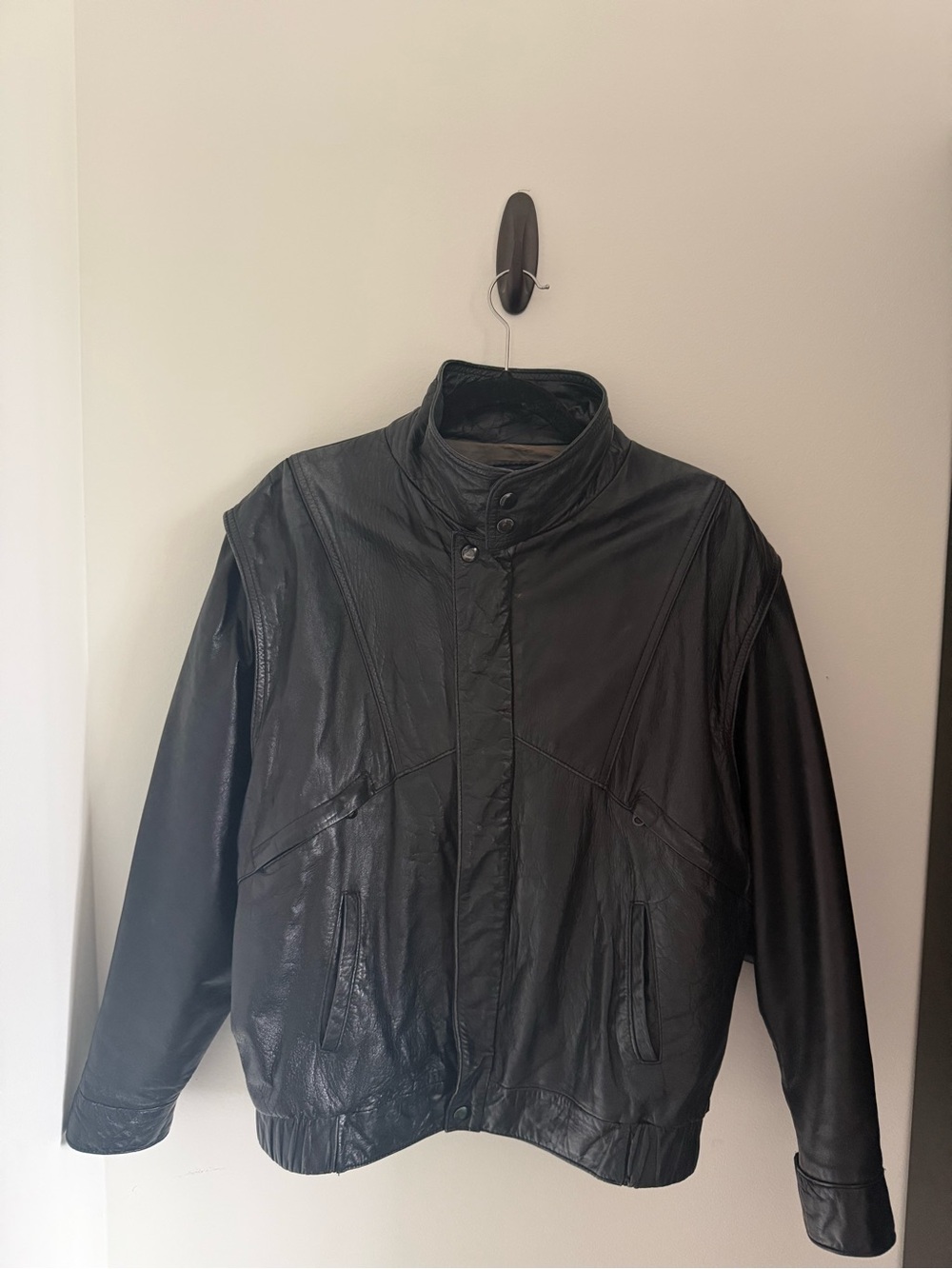 Vintage Black Leather Bomber Jacket - Classic Stand Collar